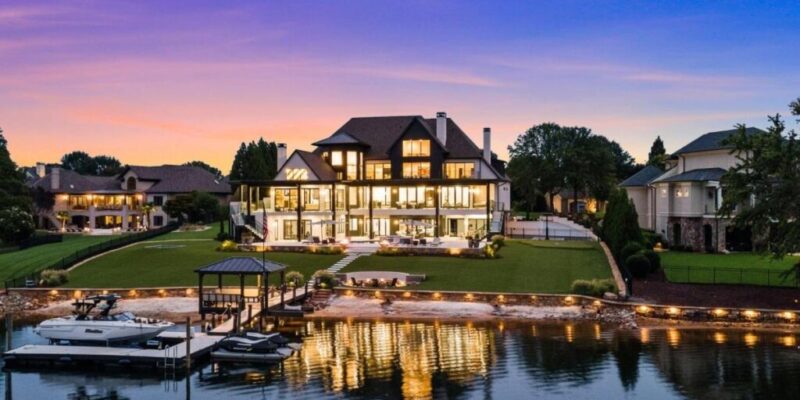 should i move to charlotte